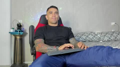 Snapshot of igor_scott chatting on February 5, 3:45 am Igor scott online show from February 5, 3:45 am