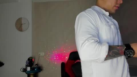 Snapshot of igor_scott chatting on December 13, 2:10 am Igor scott online show from December 13, 2:10 am