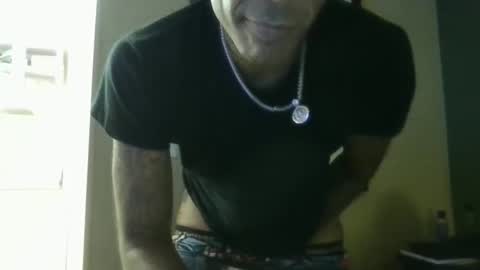 illtrythatfora1 online show from October 12, 9:09 pm