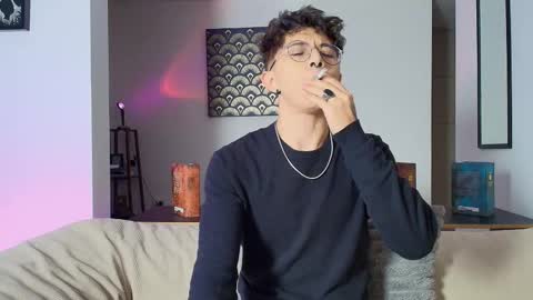 Snapshot of im__thomas chatting on September 9, 3:28 am IM  THOMAS online show from September 9, 3:28 am