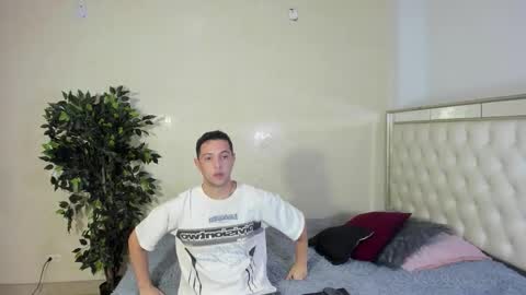 Snapshot of im_emilianolux chatting on October 16, 8:28 pm IM EMILIANOLUX online show from October 16, 8:28 pm