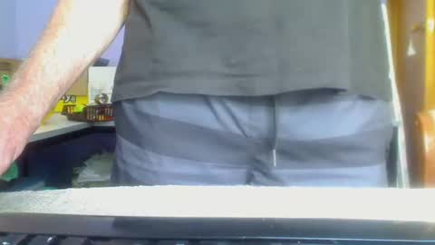 Aussie Guy online show from February 13, 2:45 am