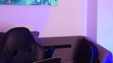 imconor online show from March 25, 10:47 pm