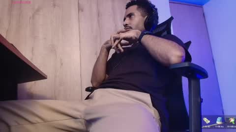 Daniel   thumb up me please its important Im new INDEPENDENT MODEL online show from April 18, 7:07 pm