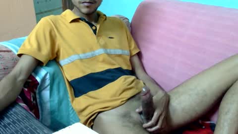 Snapshot of indian_bengali_boy chatting on October 12, 8:58 pm Suman Leo online show from October 12, 8:58 pm