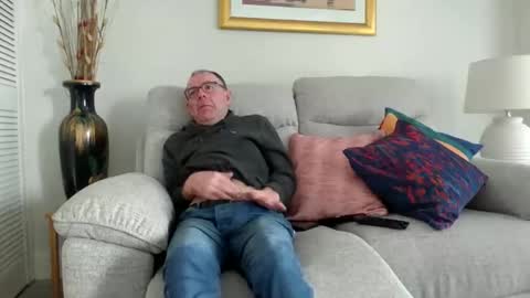 inthemood63 online show from April 11, 4:10 pm