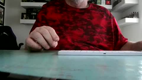 Snapshot of irishdudeloveoib chatting on February 10, 2:26 pm Irishdudelove online show from February 10, 2:26 pm