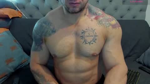 Snapshot of ironhulk22 chatting on March 3, 3:46 pm ironhulk22 online show from March 3, 3:46 pm