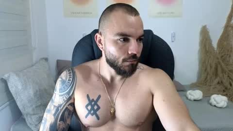 Isaac carter online show from November 18, 11:03 am