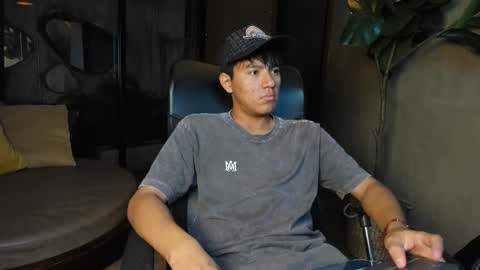 isaac_grimm online show from February 25, 3:29 am