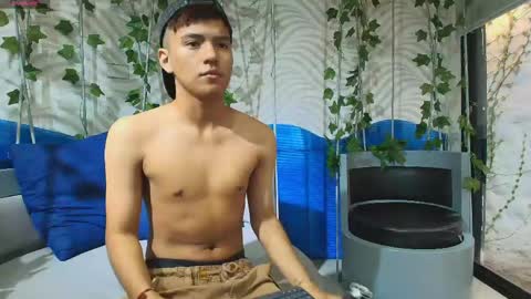 isaac_grimm online show from April 19, 6:54 pm