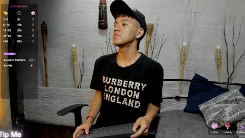 isaac_grimm online show from April 18, 8:09 pm