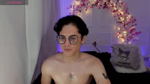 isaac online show from February 6, 12:40 am