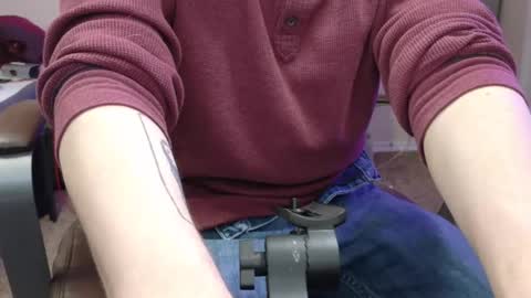 isaac online show from February 3, 10:03 am