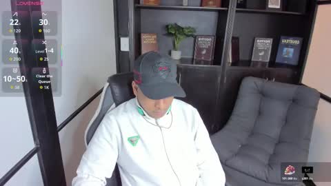Snapshot of isaacblack_ chatting on October 21, 5:10 am IsaacBlack online show from October 21, 5:10 am
