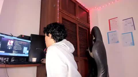 Isidro online show from March 9, 4:16 am