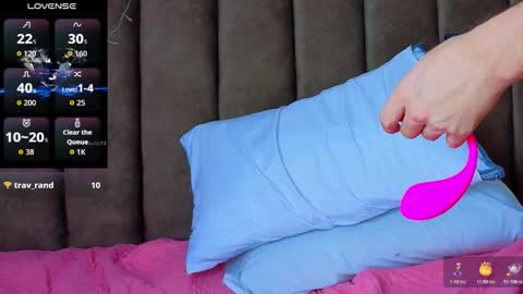 Issac online show from March 10, 10:16 pm