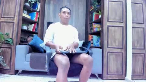 Italo Moore online show from September 20, 1:11 pm