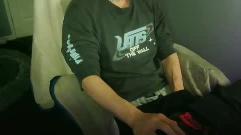 itsnotliam834 online show from September 10, 2:43 am