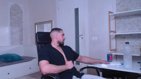 IvanHydee online show from September 12, 4:45 am