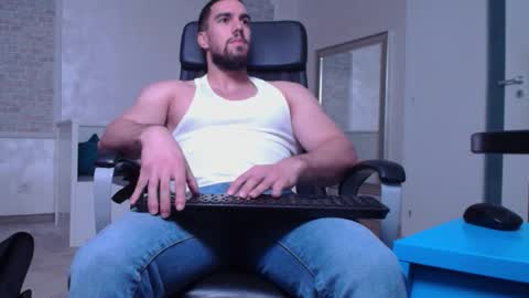 IvanHydee online show from September 26, 5:27 am