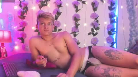 izan online show from April 13, 9:04 pm