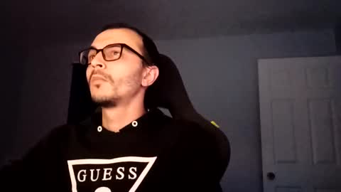 Yoursexxyguy online show from February 9, 5:19 am