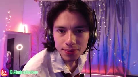 Snapshot of j_a_x_x_x_o_n chatting on September 21, 9:20 am Hey im Jaxxxon check my info online show from September 21, 9:20 am