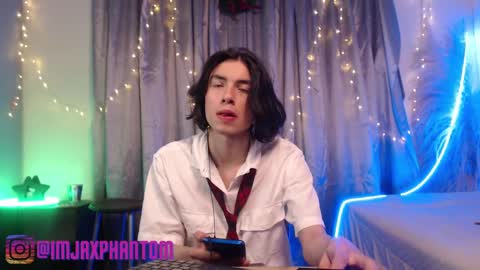 Snapshot of j_a_x_x_x_o_n chatting on December 5, 8:11 am Hey im Jaxxxon check my info online show from December 5, 8:11 am