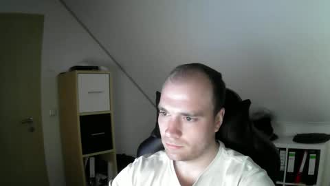 here4y online show from November 24, 10:16 am