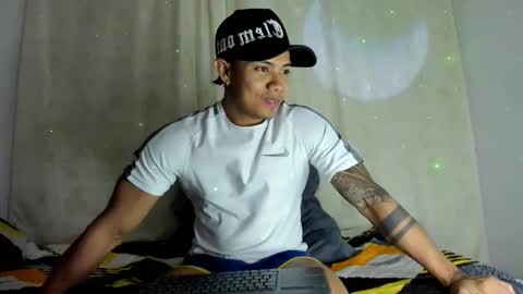 Snapshot of j_musiry chatting on December 11, 5:12 am i am juan musiry independent model online show from December 11, 5:12 am