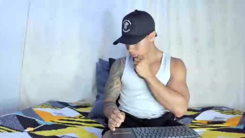 Snapshot of j_musiry chatting on December 18, 6:10 am i am juan musiry independent model online show from December 18, 6:10 am