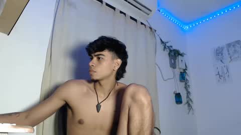 Snapshot of jack160724 chatting on October 12, 10:37 pm jack160724 online show from October 12, 10:37 pm