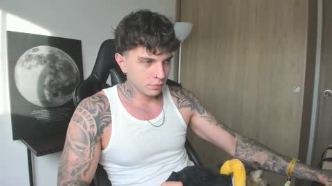 jacobb116 online show from November 2, 10:03 pm