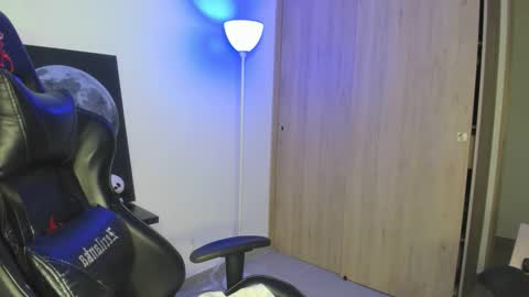 jacobb116 online show from November 23, 1:49 am