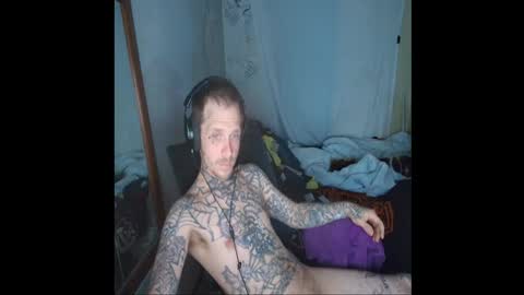 showingitoff online show from March 27, 7:23 am