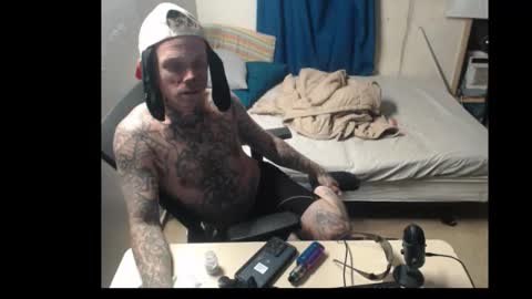 showingitoff online show from October 31, 4:25 am