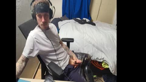 showingitoff online show from January 14, 5:45 am