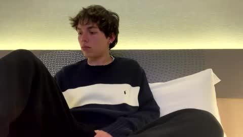 Snapshot of jalogan chatting on February 17, 8:15 pm August online show from February 17, 8:15 pm