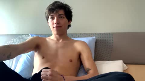 Snapshot of jalogan chatting on February 18, 9:43 am August online show from February 18, 9:43 am