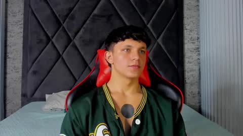 Snapshot of jamesgolden_ chatting on March 9, 3:38 pm jamesgolden_ online show from March 9, 3:38 pm