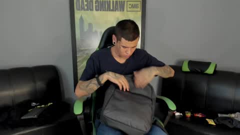 Snapshot of jamesinked_ chatting on January 11, 6:54 pm Jamesinked  online show from January 11, 6:54 pm