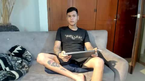 Snapshot of jamesinked_ chatting on October 13, 7:31 pm Jamesinked  online show from October 13, 7:31 pm