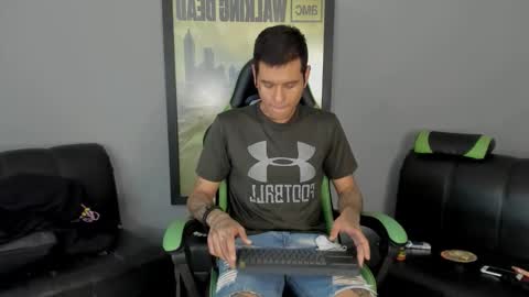 Snapshot of jamesinked_ chatting on February 12, 4:22 pm Jamesinked  online show from February 12, 4:22 pm