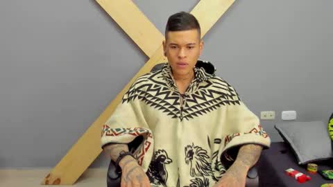 Snapshot of jamesinked_ chatting on December 23, 3:01 pm Jamesinked  online show from December 23, 3:01 pm