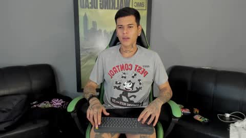 Snapshot of jamesinked_ chatting on December 15, 3:53 pm Jamesinked  online show from December 15, 3:53 pm