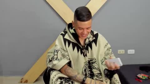 Snapshot of jamesinked_ chatting on December 19, 2:35 pm Jamesinked  online show from December 19, 2:35 pm