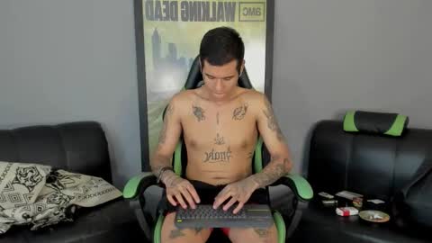 Snapshot of jamesinked_ chatting on February 19, 7:27 pm Jamesinked  online show from February 19, 7:27 pm