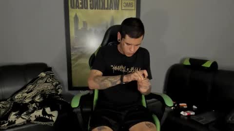 Snapshot of jamesinked_ chatting on January 26, 2:14 am Jamesinked  online show from January 26, 2:14 am