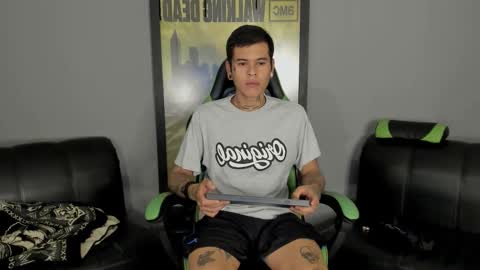 Snapshot of jamesinked_ chatting on February 27, 5:58 pm Jamesinked  online show from February 27, 5:58 pm